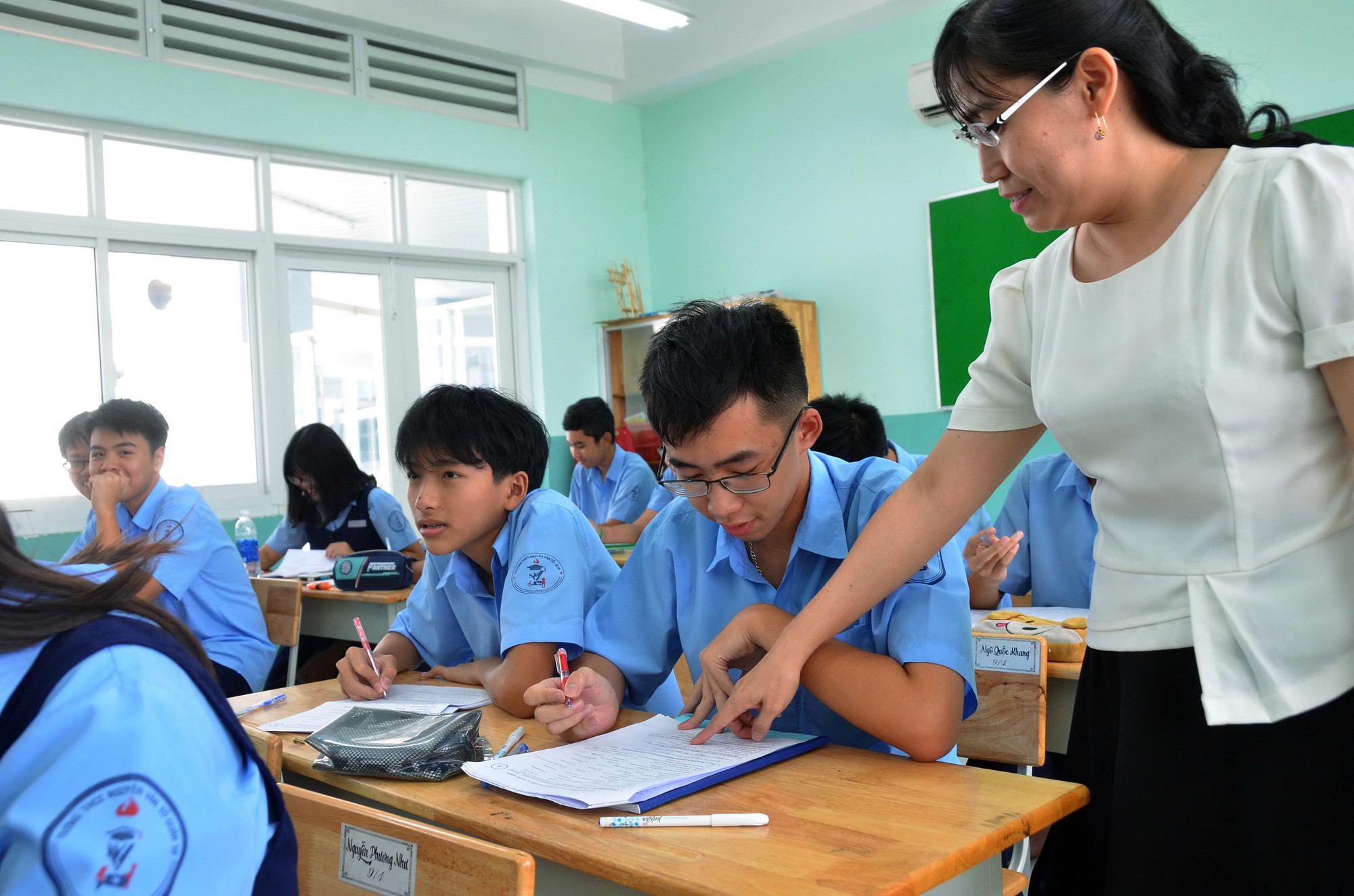 Miễn học phí THCS tại TP HCM là khả thi