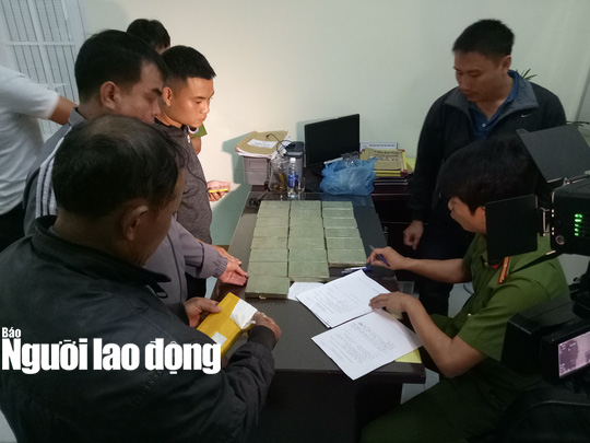 Bắt vụ vận chuyển ma t&uacute;y lớn nhất T&acirc;y Nguy&ecirc;n với 22 b&aacute;nh heroin - Ảnh 4.