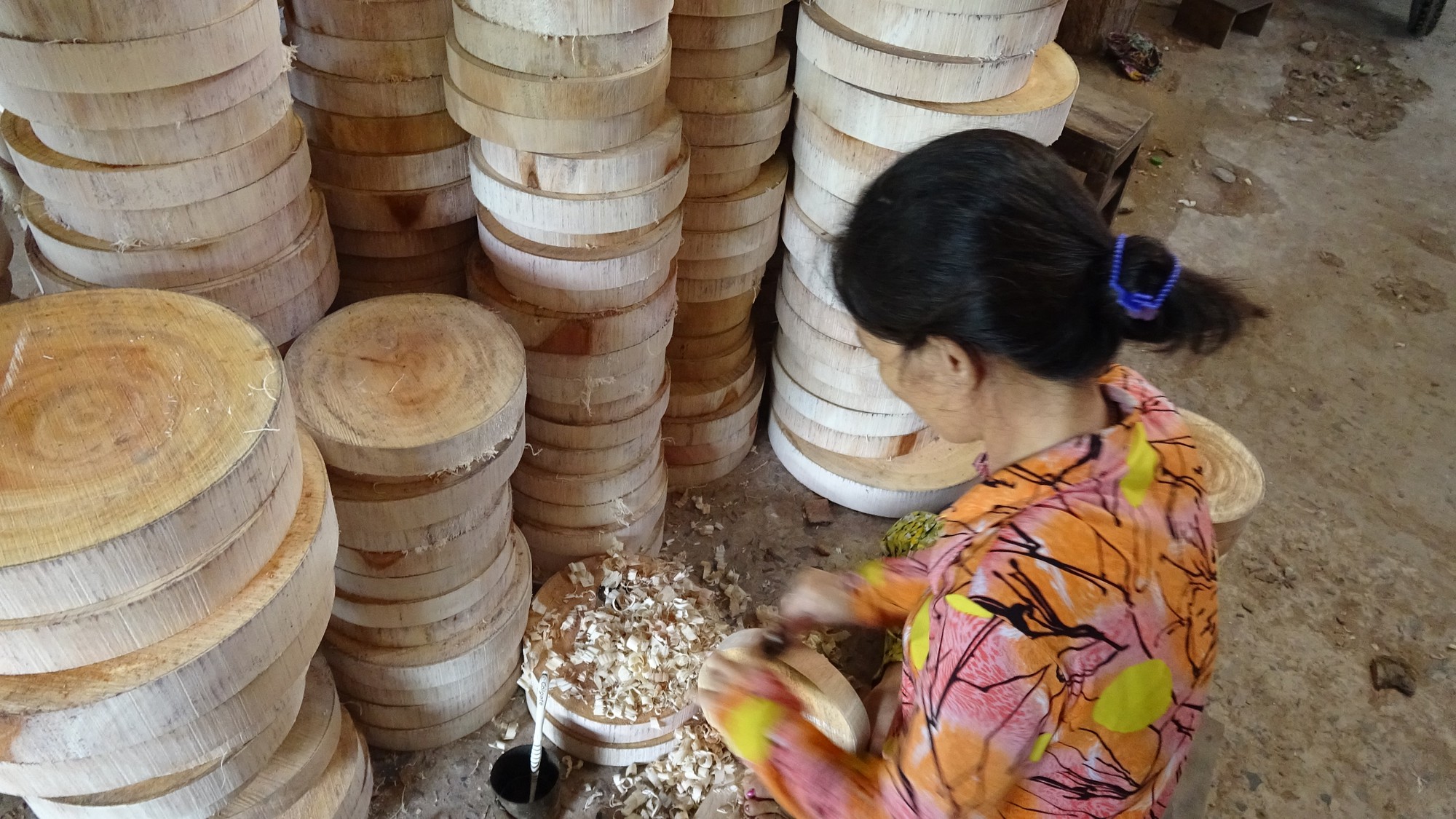 V&agrave;o l&agrave;ng nghề l&agrave;m thớt gỗ trứ danh ở miền T&acirc;y - Ảnh 9.