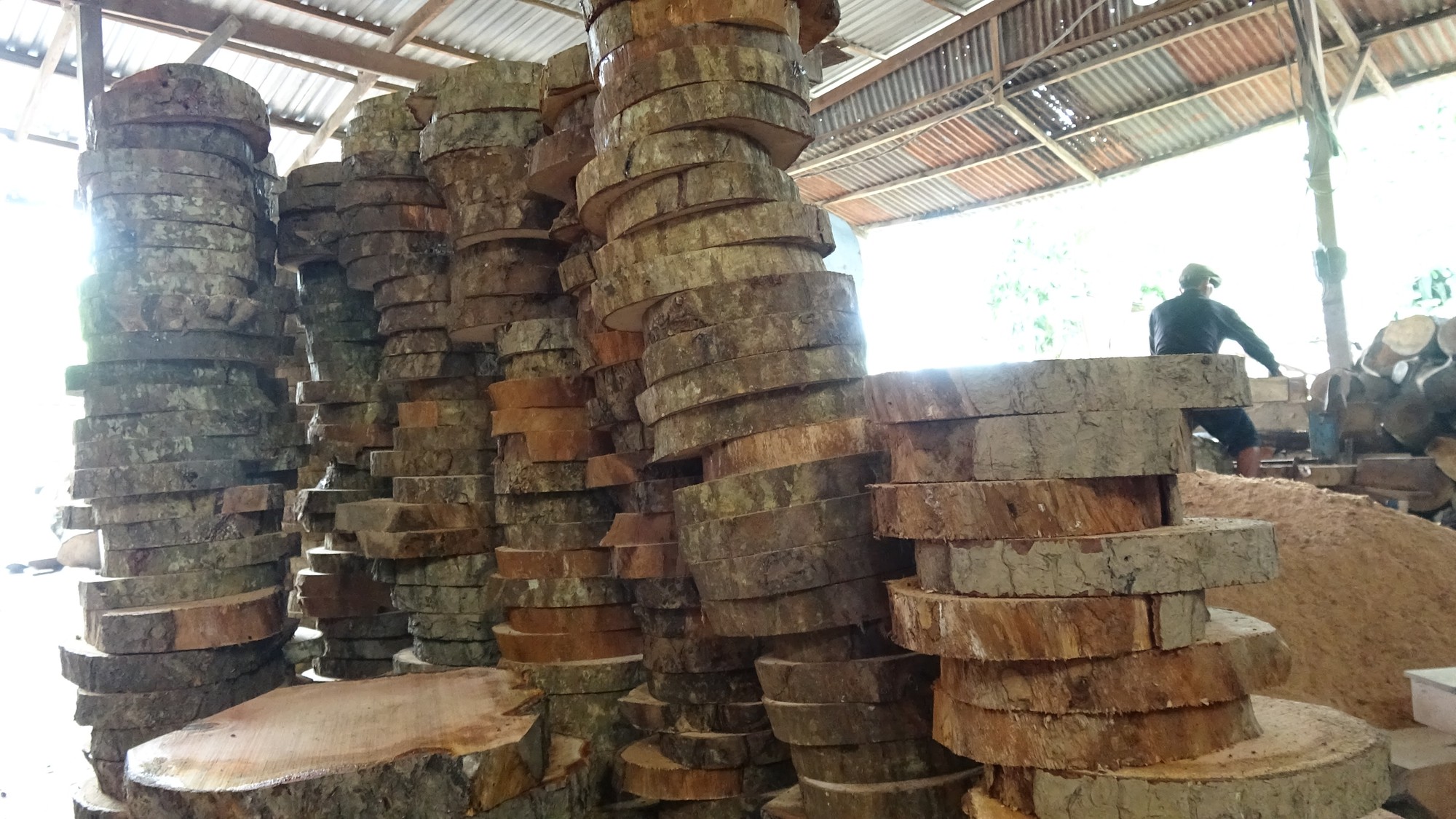 V&agrave;o l&agrave;ng nghề l&agrave;m thớt gỗ trứ danh ở miền T&acirc;y - Ảnh 5.