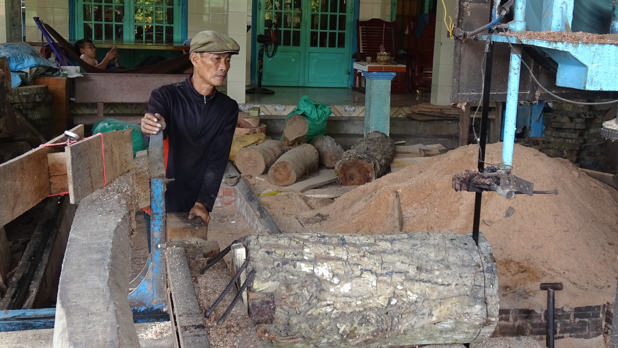 V&agrave;o l&agrave;ng nghề l&agrave;m thớt gỗ trứ danh ở miền T&acirc;y - Ảnh 3.