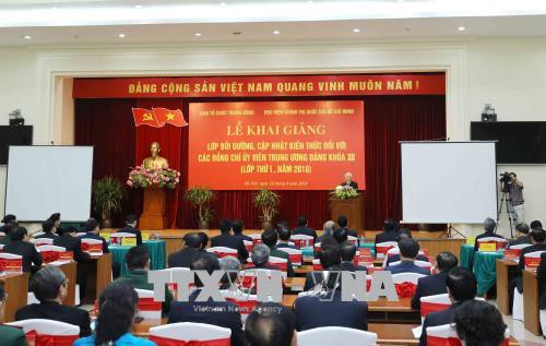 Tổng B&iacute; thư ph&aacute;t biểu chỉ đạo lớp cập nhật kiến thức cho ủy vi&ecirc;n Trung ương Đảng - Ảnh 2.