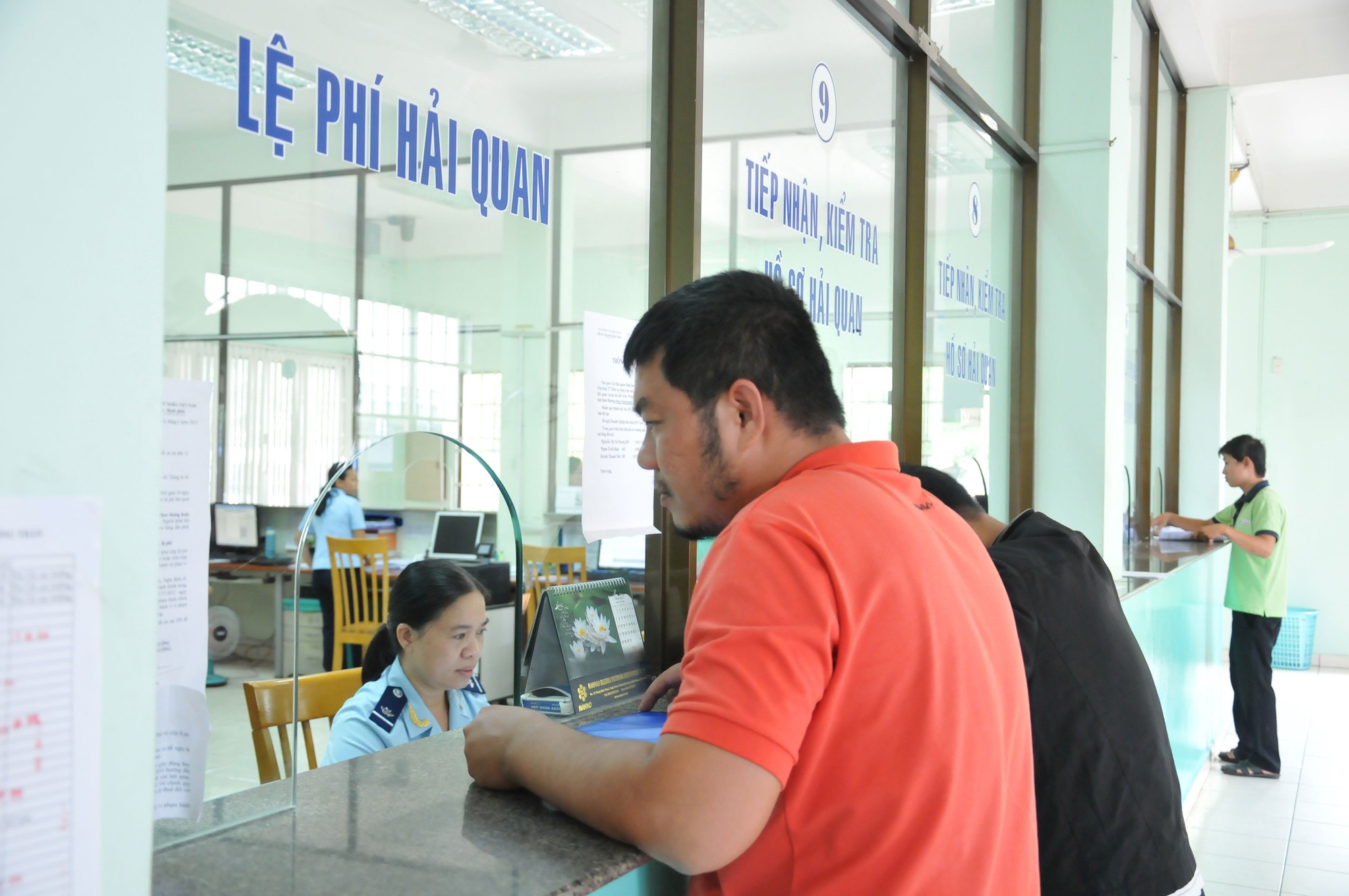Cắt bỏ hàng ngàn điều kiện kinh doanh - Ảnh 1.