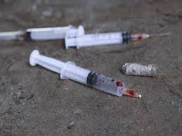 Vụ 42 người 1 xã nhiễm HIV: Virus HIV sống bao lâu trong kim tiêm?