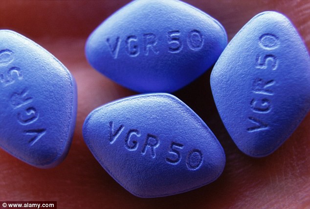 Suýt mất "súng" sau khi dùng Viagra