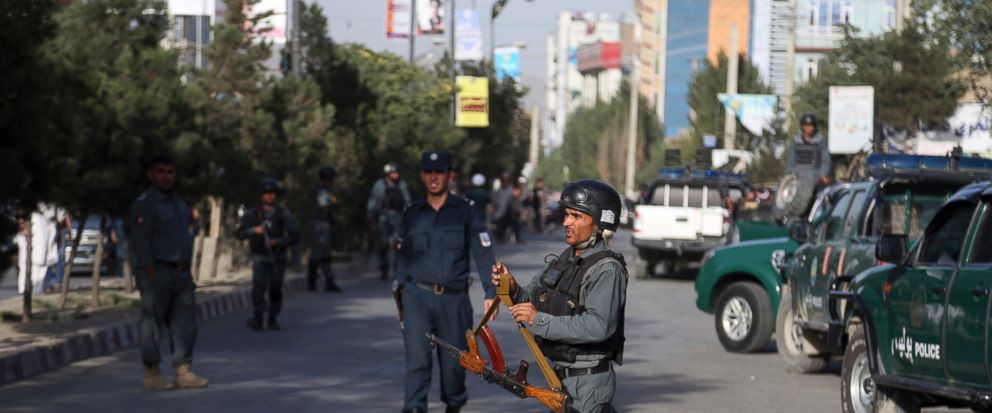Taliban, IS trỗi dậy đẫm máu ở Afghanistan