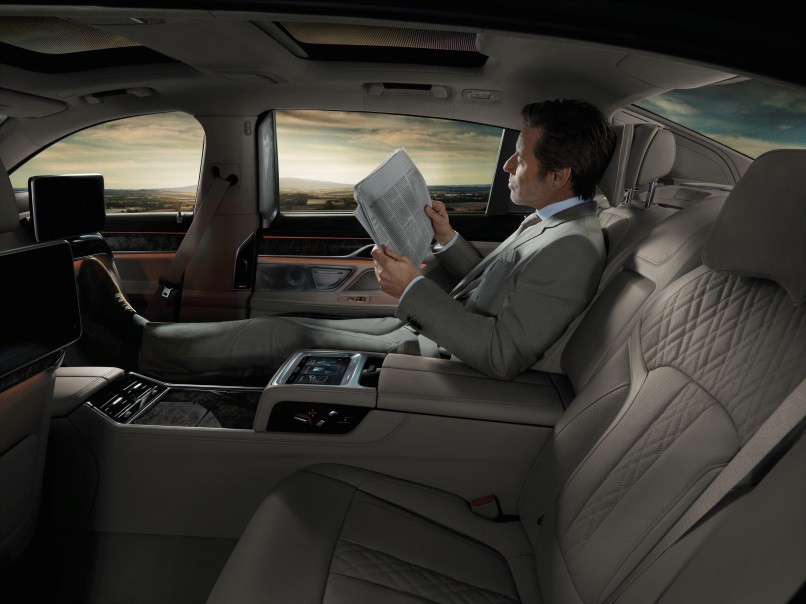 Lô xe BMW mới do Thaco nhập khẩu đã về cảng - Ảnh 4.
