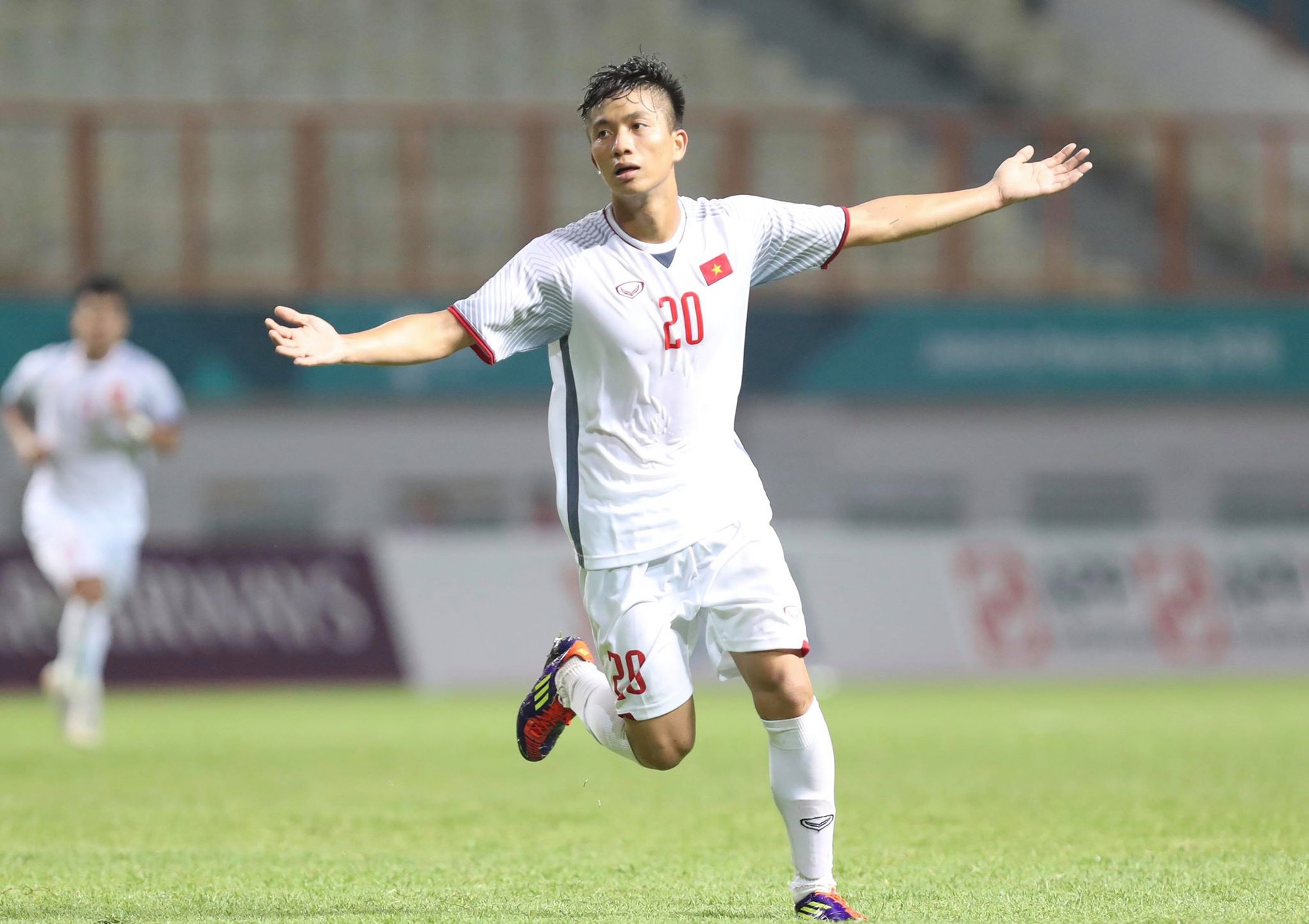 Anh Đức, Văn Đức lập công, Olympic Việt Nam đòi ngôi đầu từ Nhật Bản