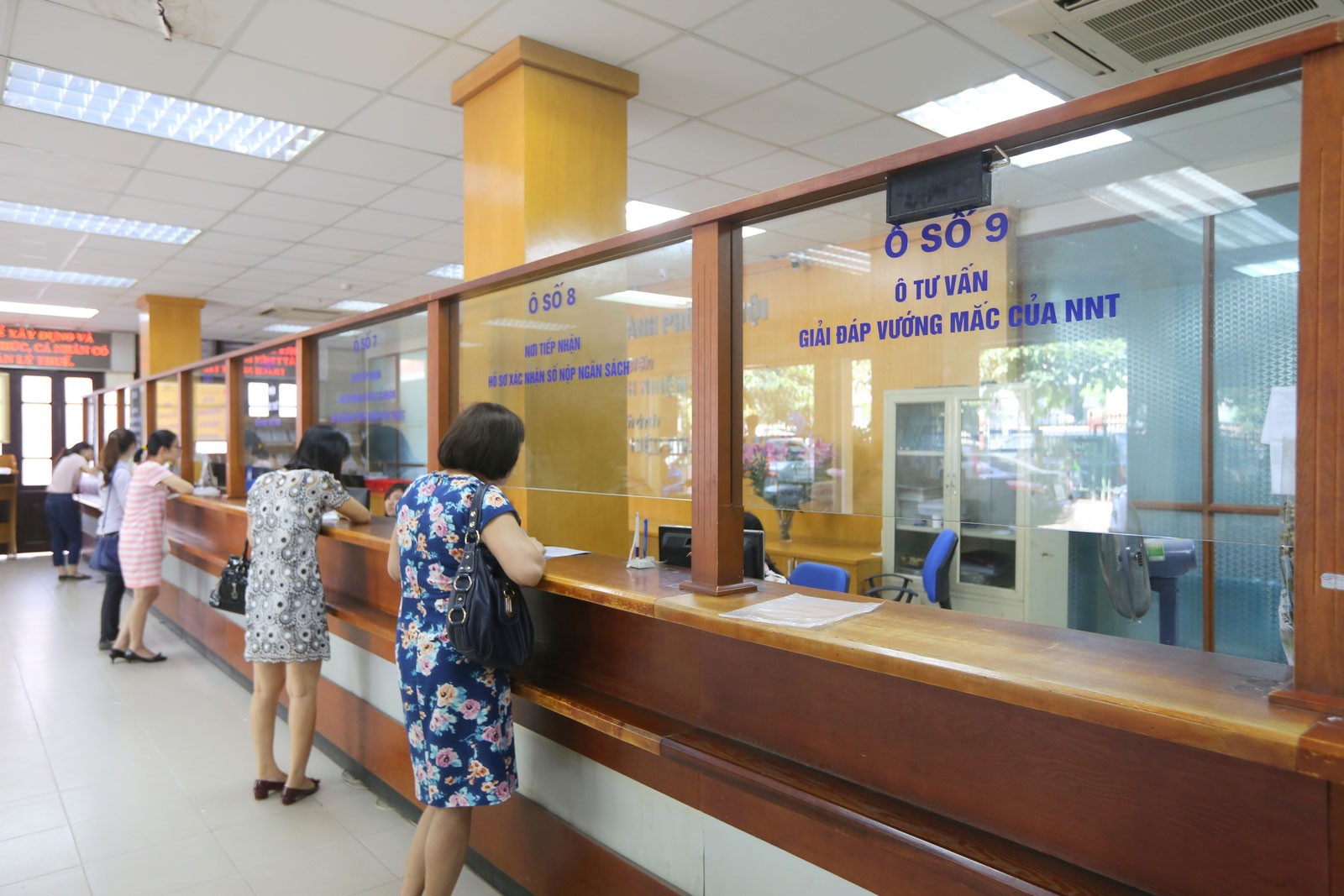 Thủ tục hành chính "ngốn" tiền doanh nghiệp