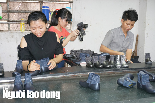 Nới khung thời gian làm thêm lên 400 giờ/năm: Đừng vắt kiệt sức NLĐ - Ảnh 1.