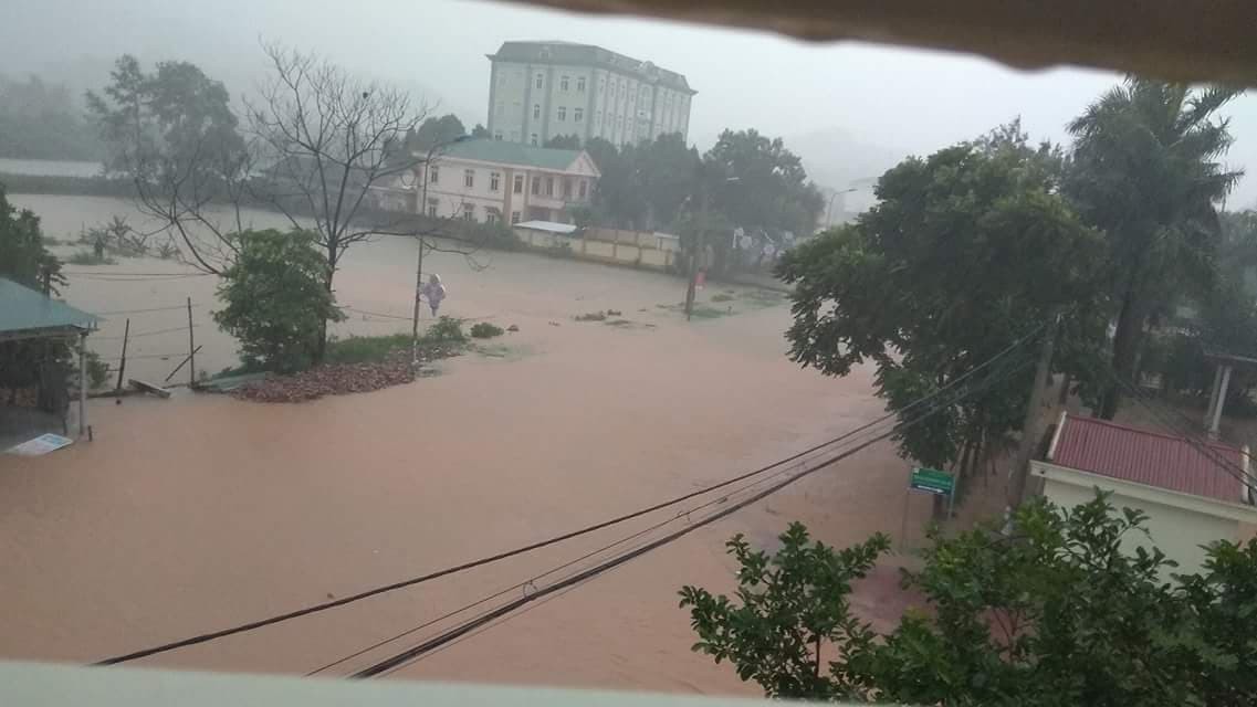 Đón cháu đi học về, hai dì cháu bị lũ hoàn lưu bão số 4 cuốn tử vong - Ảnh 3.