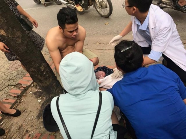 Sản phụ đẻ rơi, 5 taxi không dừng: Đâu chỉ sợ xui !