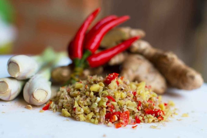 Dế x&agrave;o sả ớt - m&oacute;n ăn n&iacute;u ch&acirc;n du kh&aacute;ch ở L&acirc;m Đồng - Ảnh 4.