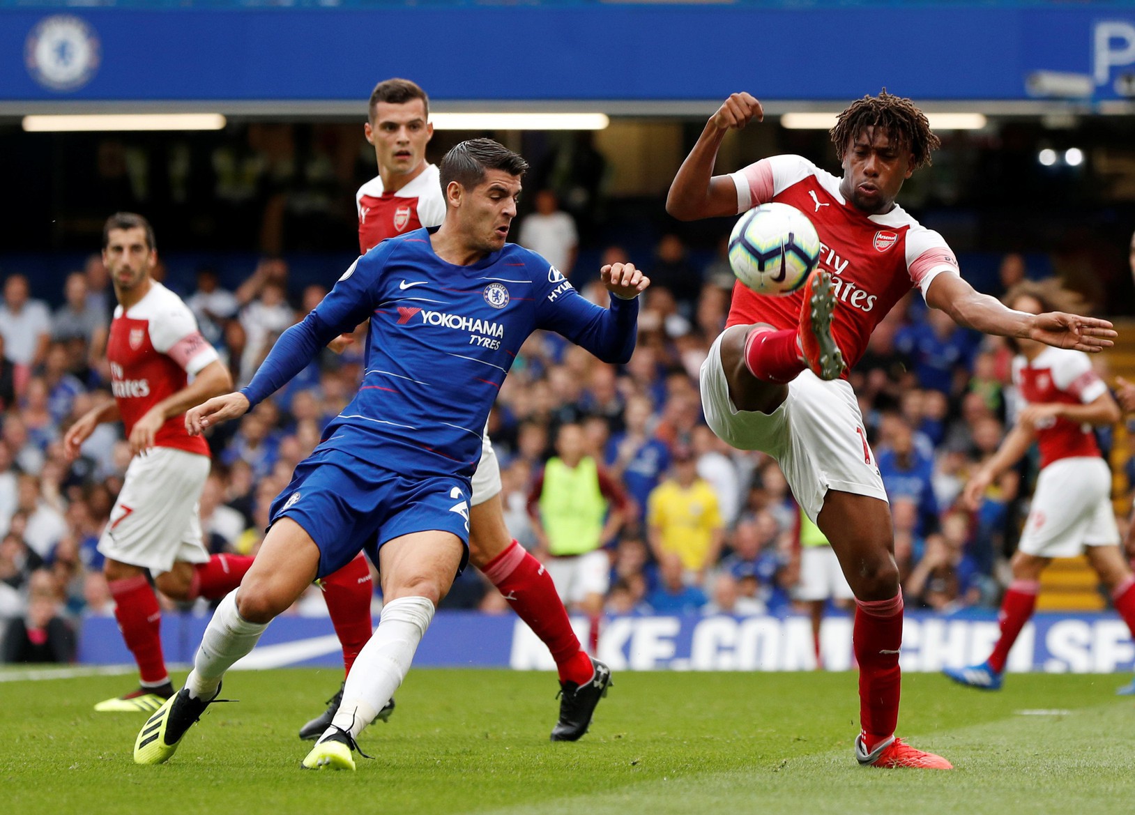 Thua Chelsea, vua săn danh hiệu Emery khởi đầu tệ tại Arsenal - Ảnh 5.