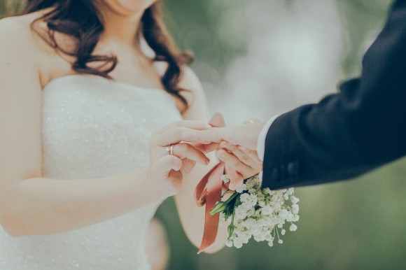 Kh&ocirc;ng kh&oacute; để trị người t&igrave;nh l&igrave; lợm của chồng - Ảnh 1.