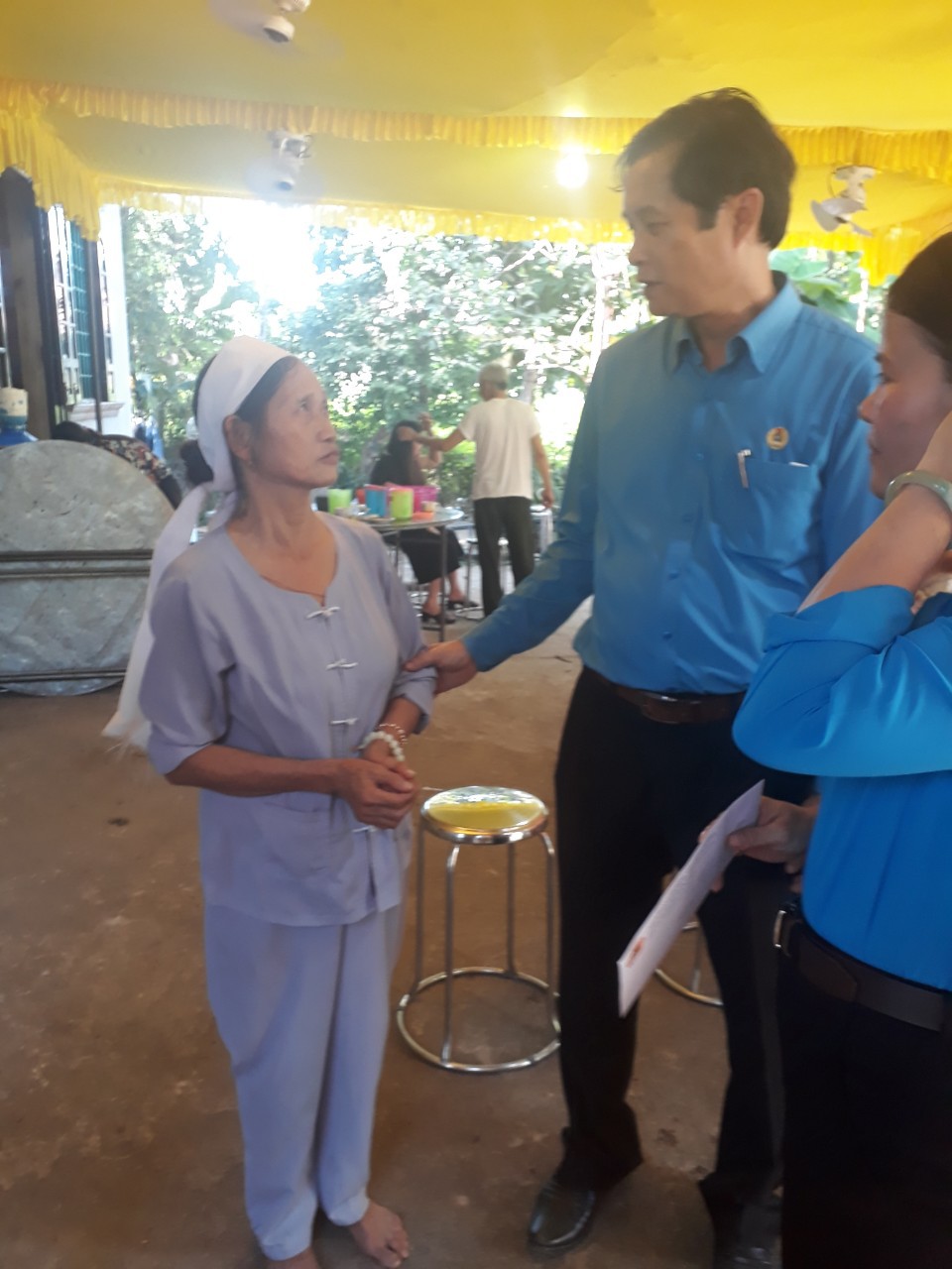 Vụ xe rước d&acirc;u gặp nạn: Cả nh&agrave; m&aacute;y ở B&igrave;nh Dương kh&oacute;c thương ch&uacute; rể! - Ảnh 1.