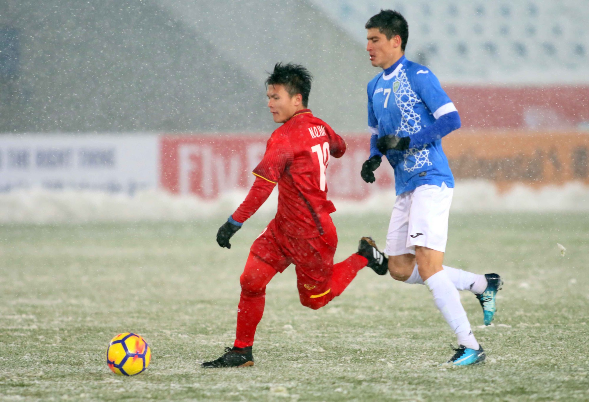 Quang Hải ám ảnh HLV Uzbekistan