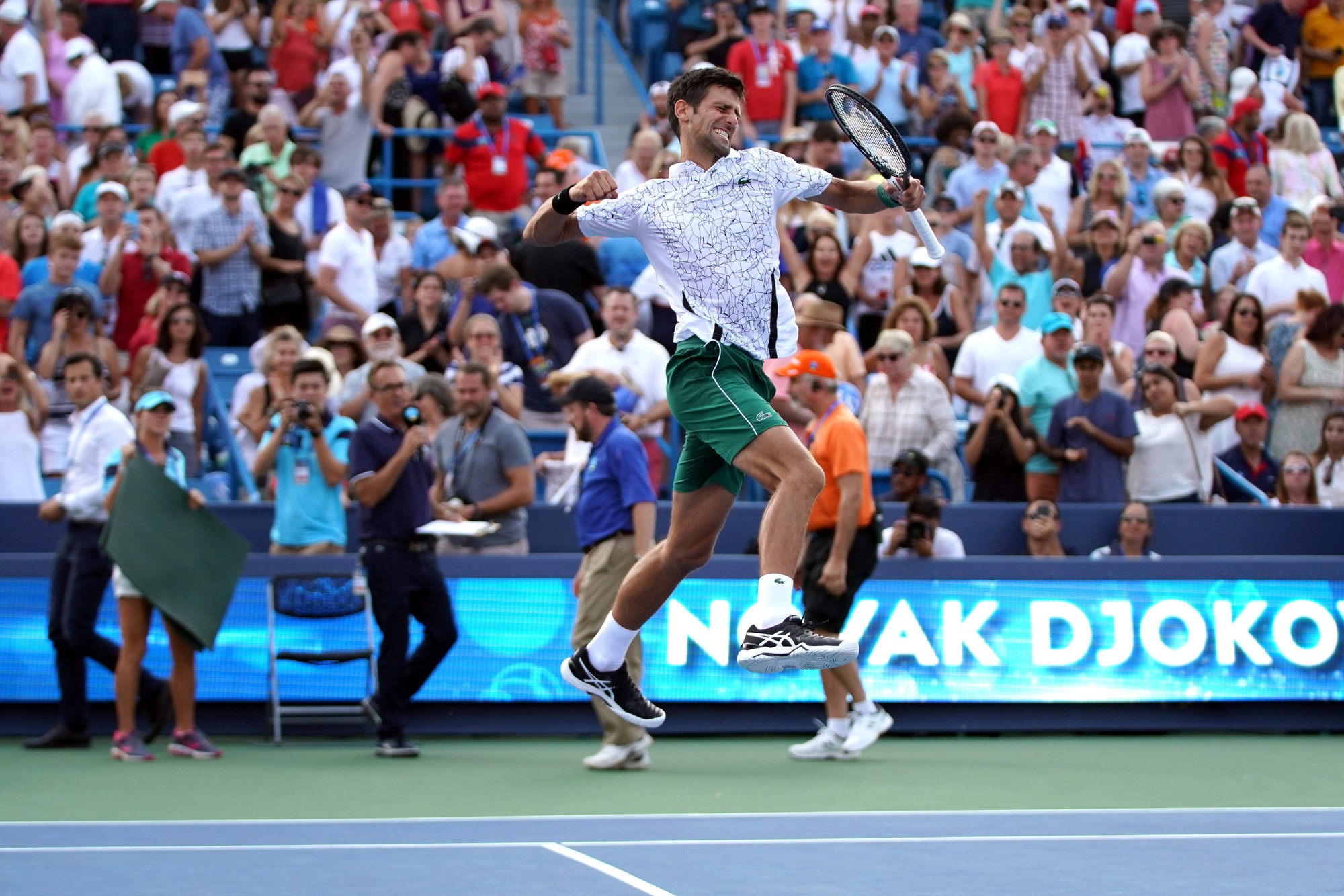 Clip Djokovic tạo kỳ tích khi vô địch Cincinnati Open 2018 - Ảnh 4.