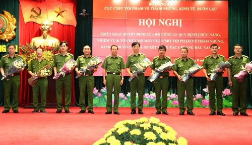 Bỏ cấp tổng cục, Bộ Công an có thể thừa cấp phó đến năm 2021