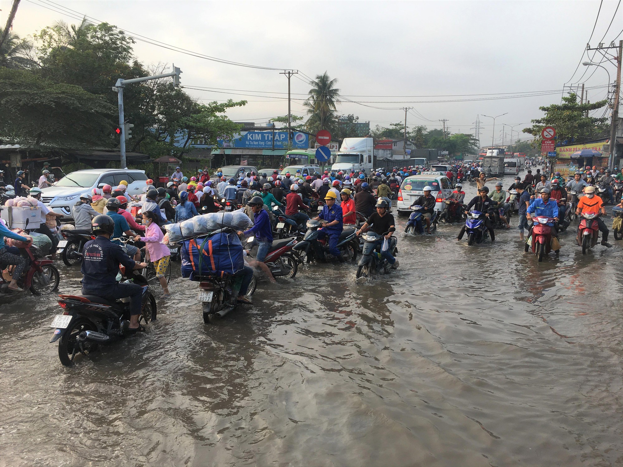 NHIỀU DỰ &Aacute;N CHỐNG NGẬP&hellip; MẮC CẠN! (*): Mạnh tay cải tổ - Ảnh 1.