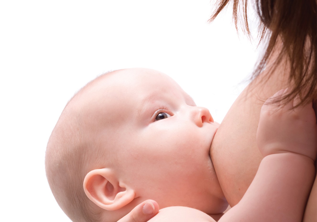 Bé vài ngày tuổi ọc sữa đến tím mặt, phải làm sao?