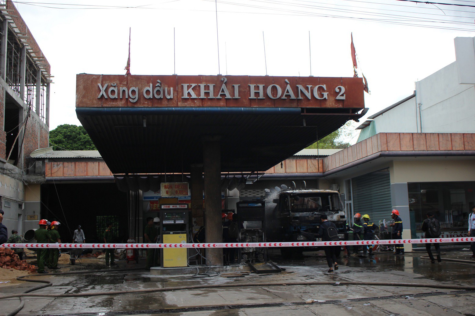 Quảng Nam: Cháy dữ dội tại cây xăng Khải Hoàng 2
