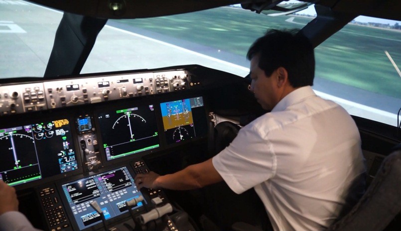 Ngắm tổ hợp buồng lái mô phỏng siêu máy bay A350, Boeing 787 đầu tiên tại Việt Nam