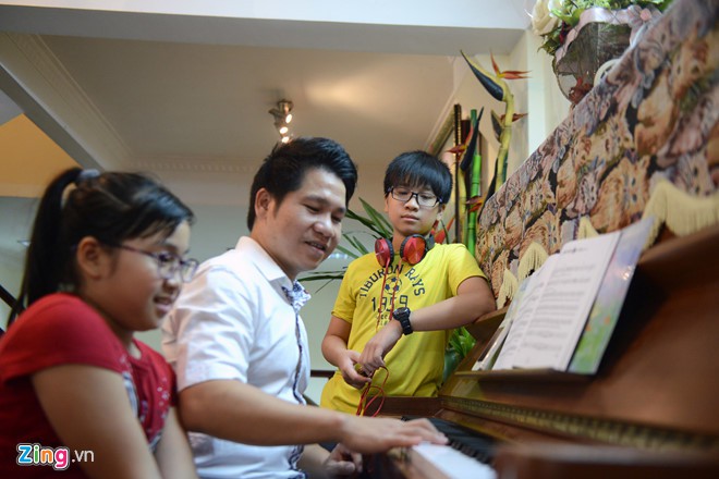 Kh&ocirc;ng gian sống của ng&ocirc;i sao nhạc đỏ Trọng Tấn - Ảnh 7.