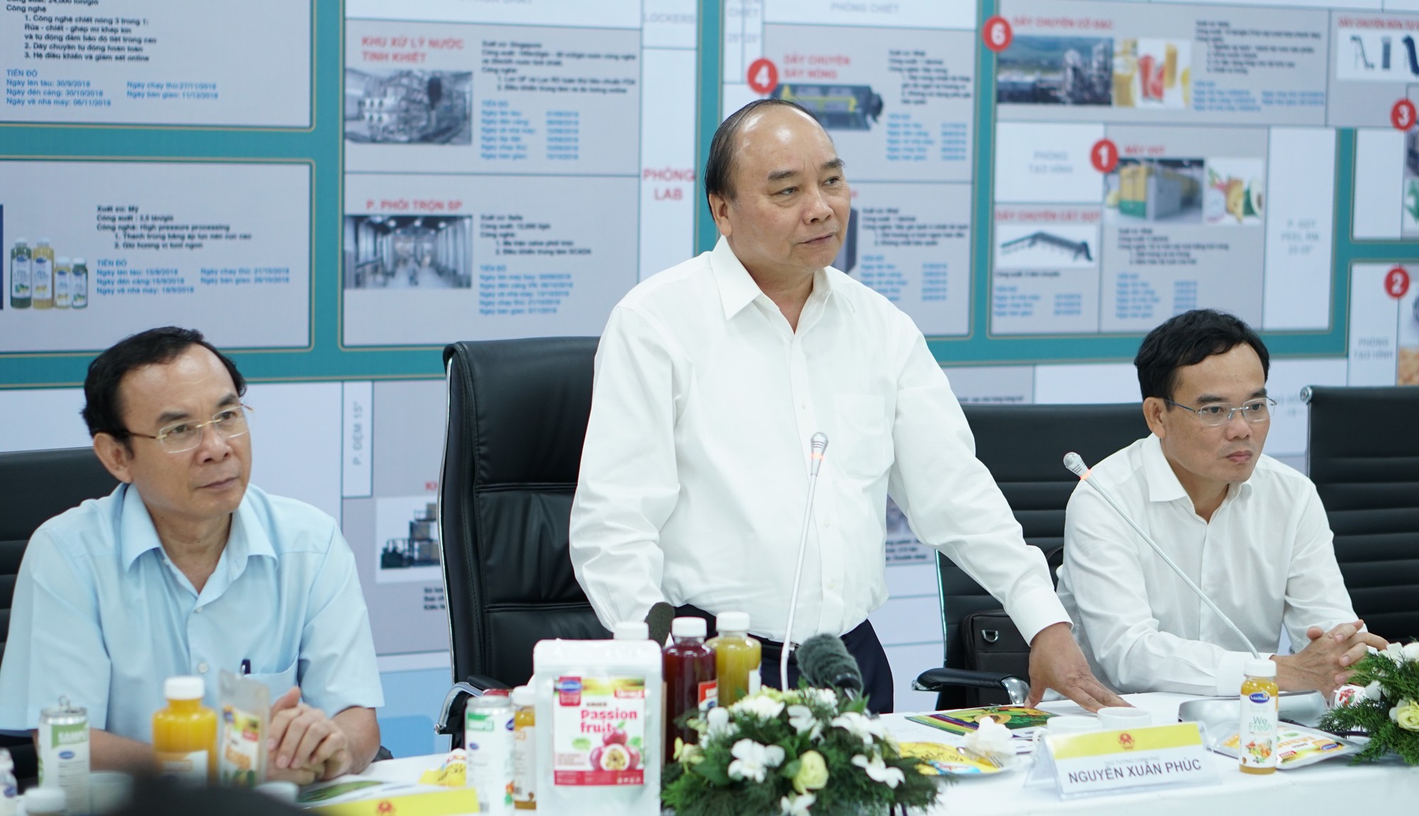 Thủ tướng Nguyễn Xu&acirc;n Ph&uacute;c thăm Nh&agrave; m&aacute;y Tanifood - Ảnh 2.