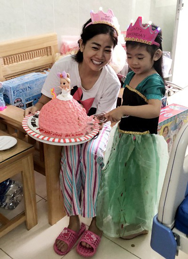 Mai Phương gặp con g&aacute;i sau 1 th&aacute;ng xa c&aacute;ch - Ảnh 3.