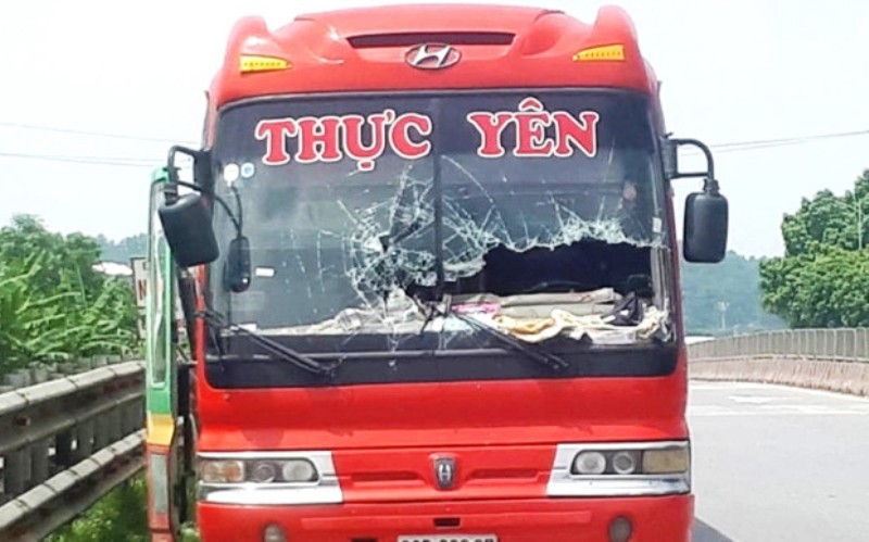 Thừa nhận bất ngờ với c&ocirc;ng an của t&agrave;i xế xe kh&aacute;ch t&ocirc;ng g&atilde;y r&agrave;o chắn t&agrave;u hỏa - Ảnh 3.