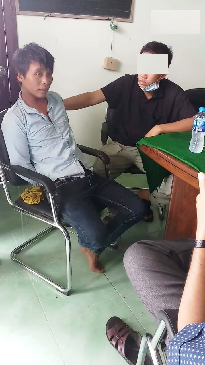 Bắt giam nghi phạm thảm s&aacute;t 3 người ở Tiền Giang - Ảnh 1.