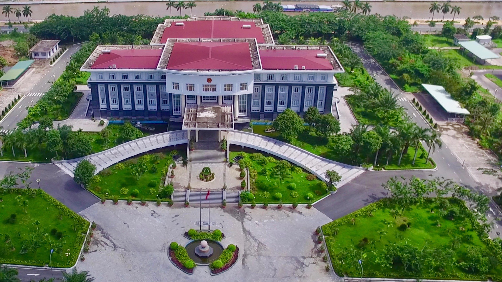Hậu Giang: Bổ nhiệm hàng loạt cán bộ thiếu “chuẩn”
