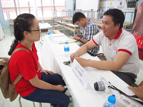 Nhiều cơ hội việc làm cho người lao động tại sàn việc làm - Ảnh 1.