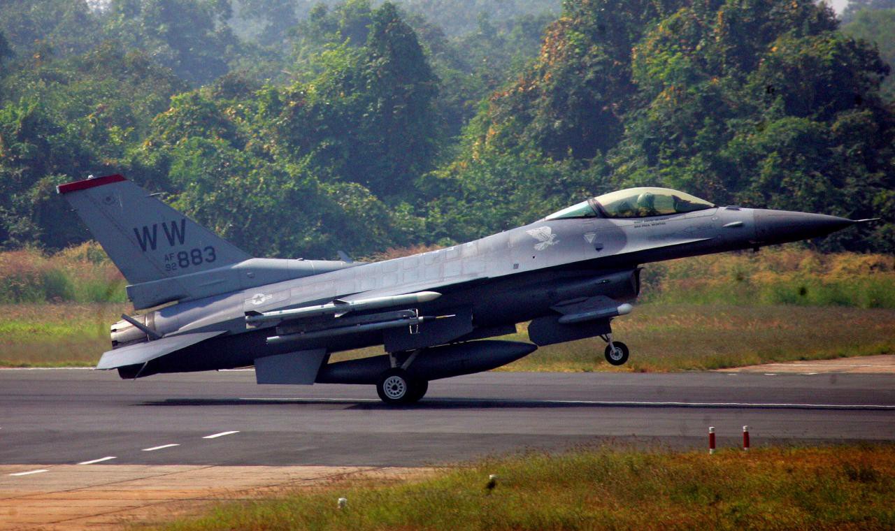 Mỹ đề nghị b&aacute;n F-16, tổng thống Philippines ch&ecirc; v&ocirc; &iacute;ch - Ảnh 2.