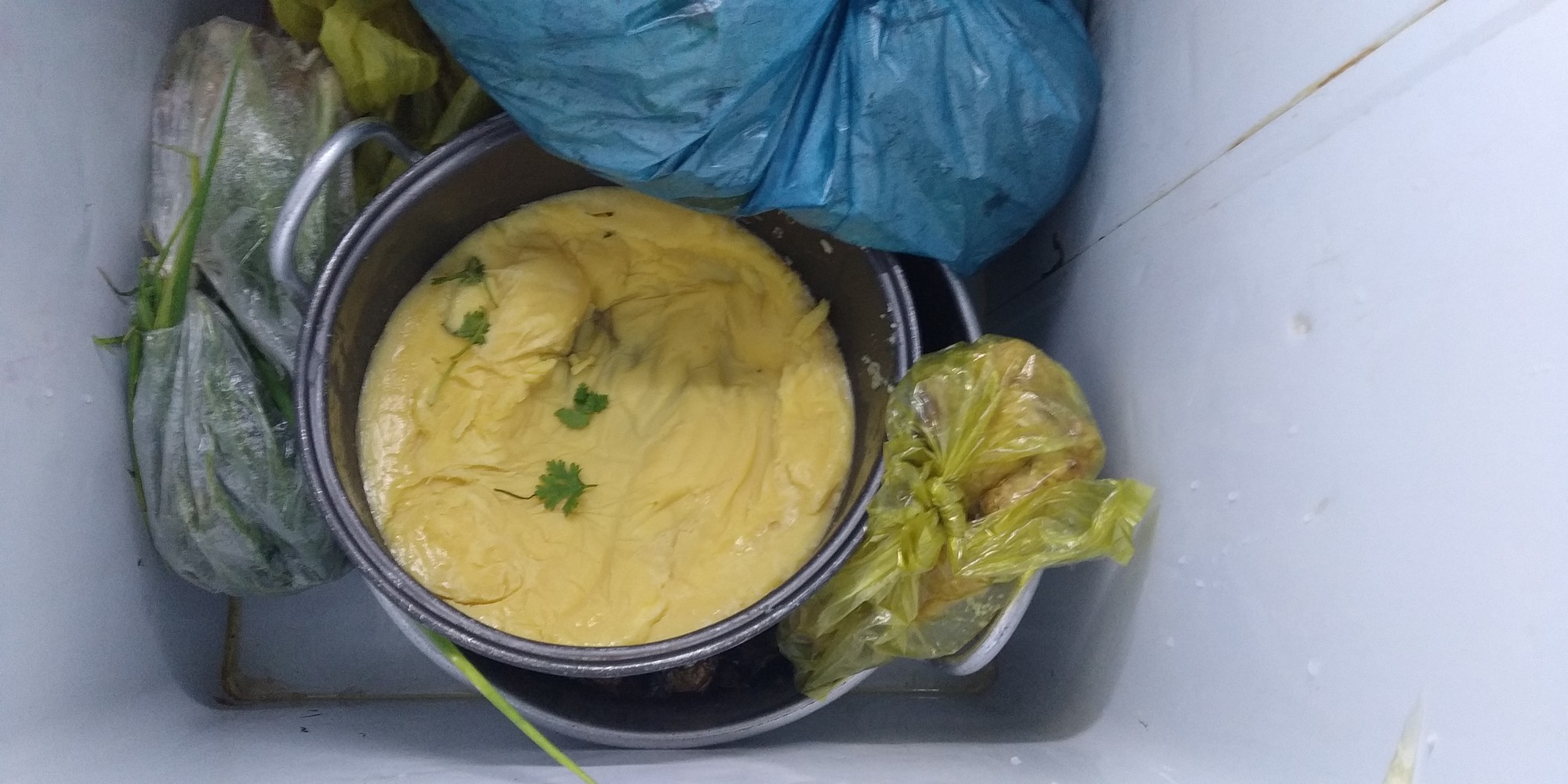 Tạm ngưng hoạt động c&ocirc;ng ty suất ăn c&ocirc;ng nghiệp nhếch nh&aacute;c - Ảnh 3.