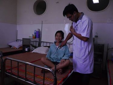 Kỳ lạ chuyện cô bé mắc bệnh “mồ hôi máu” hiếm gặp