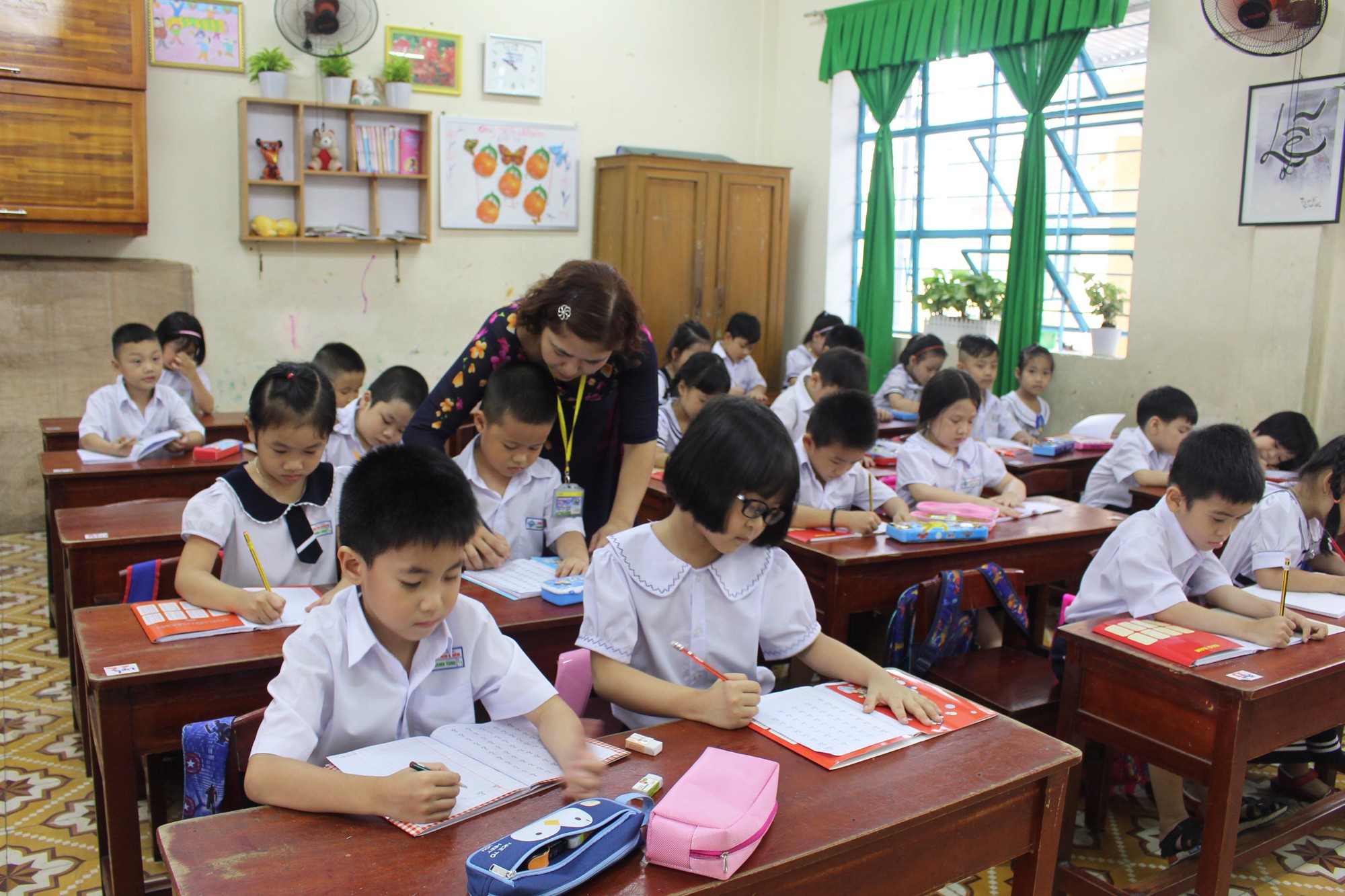 Chật vật lấp chỗ trống giáo viên