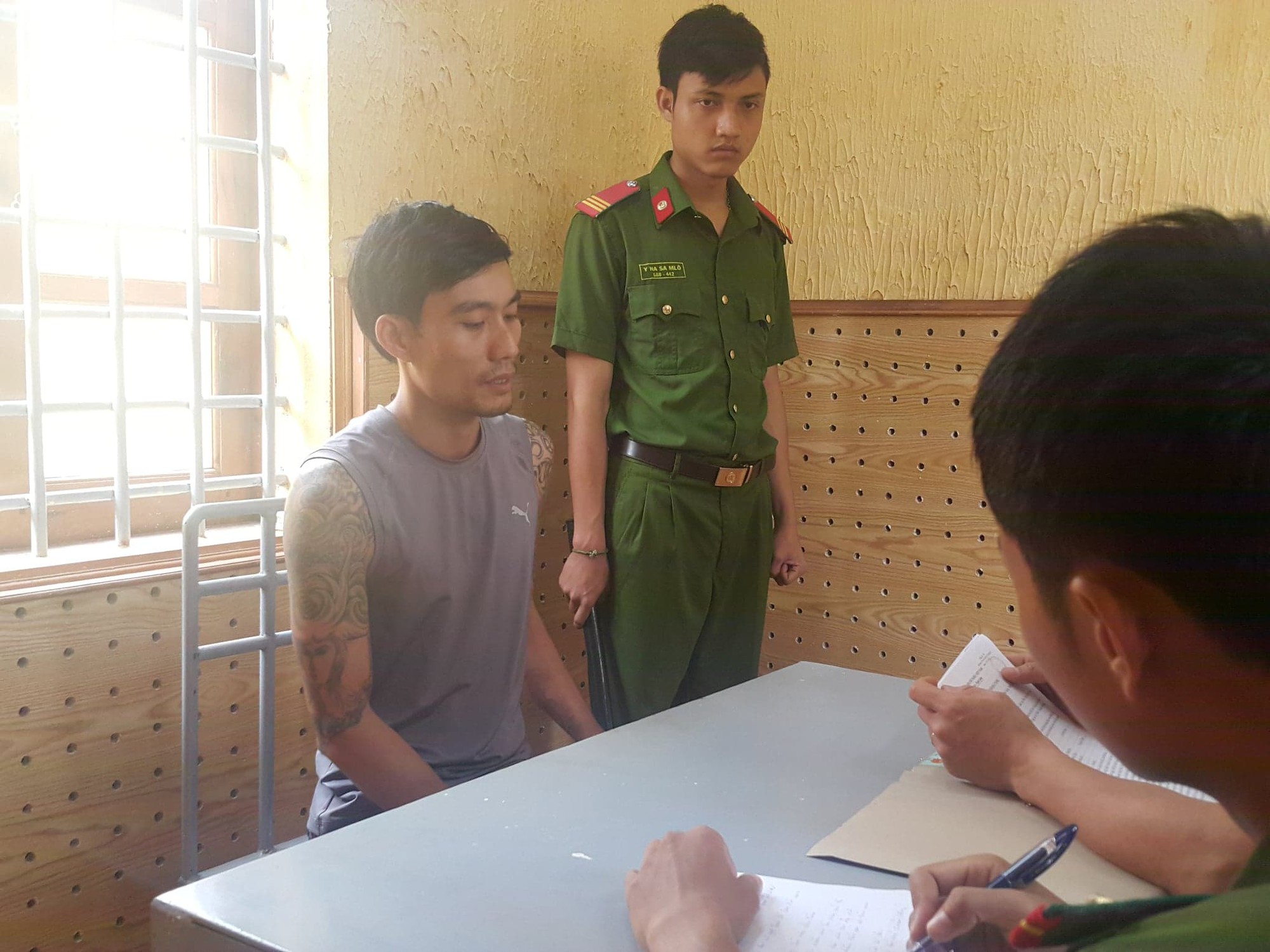 Triệt phá băng nhóm "bảo kê" thu mua sầu riêng
