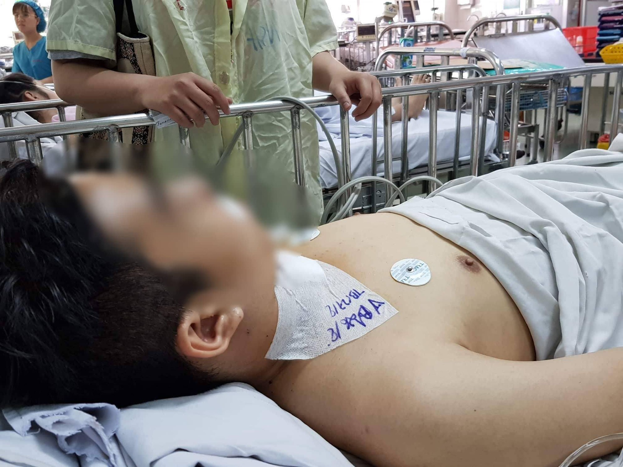 Thiếu ni&ecirc;n 13 tuổi đ&acirc;m con chủ nh&agrave; khi giật c&ocirc; hồn khai g&igrave;? - Ảnh 2.