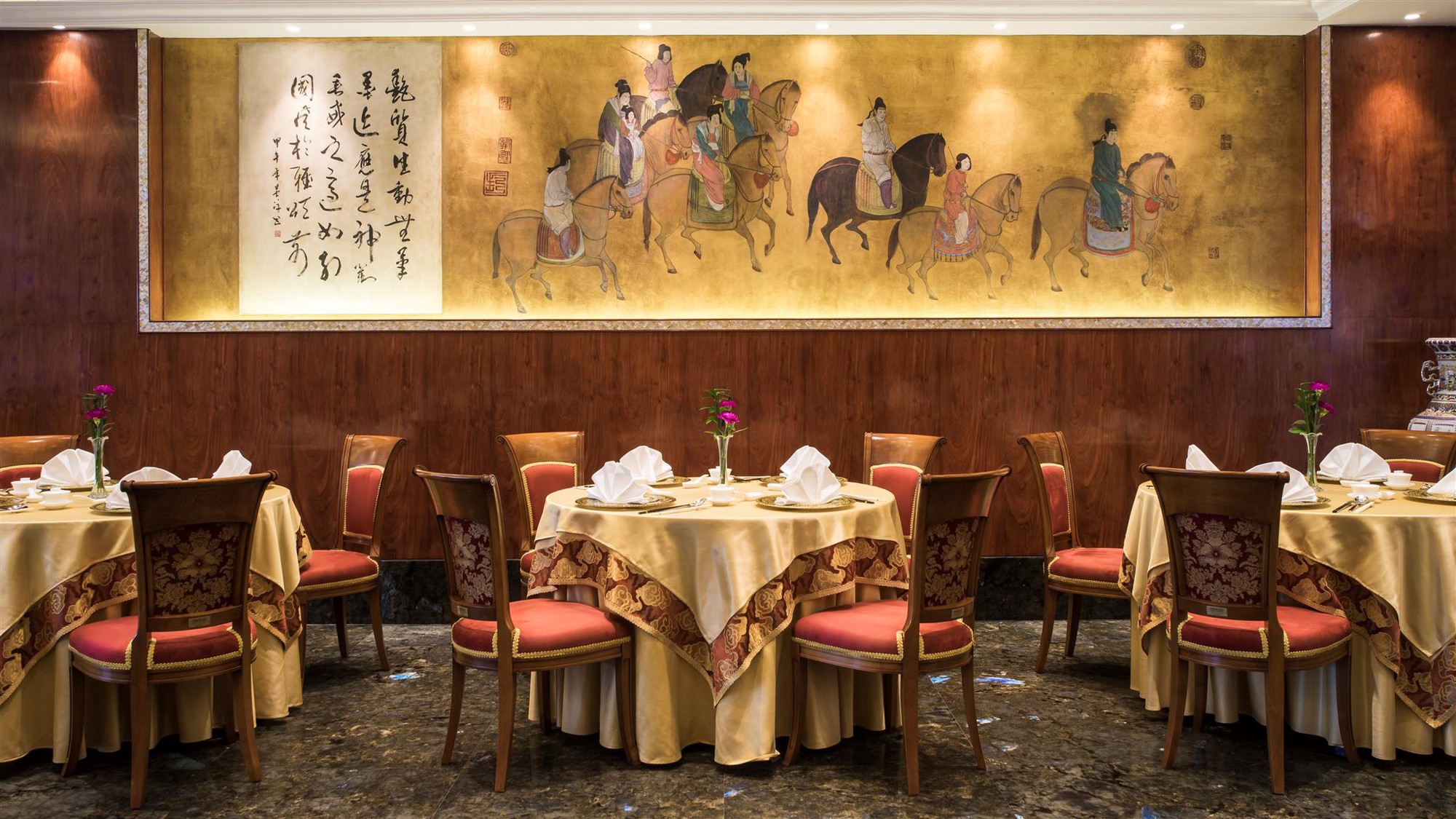 G&oacute;i nghỉ dưỡng đẳng cấp tại The Reverie Saigon - Ảnh 5.