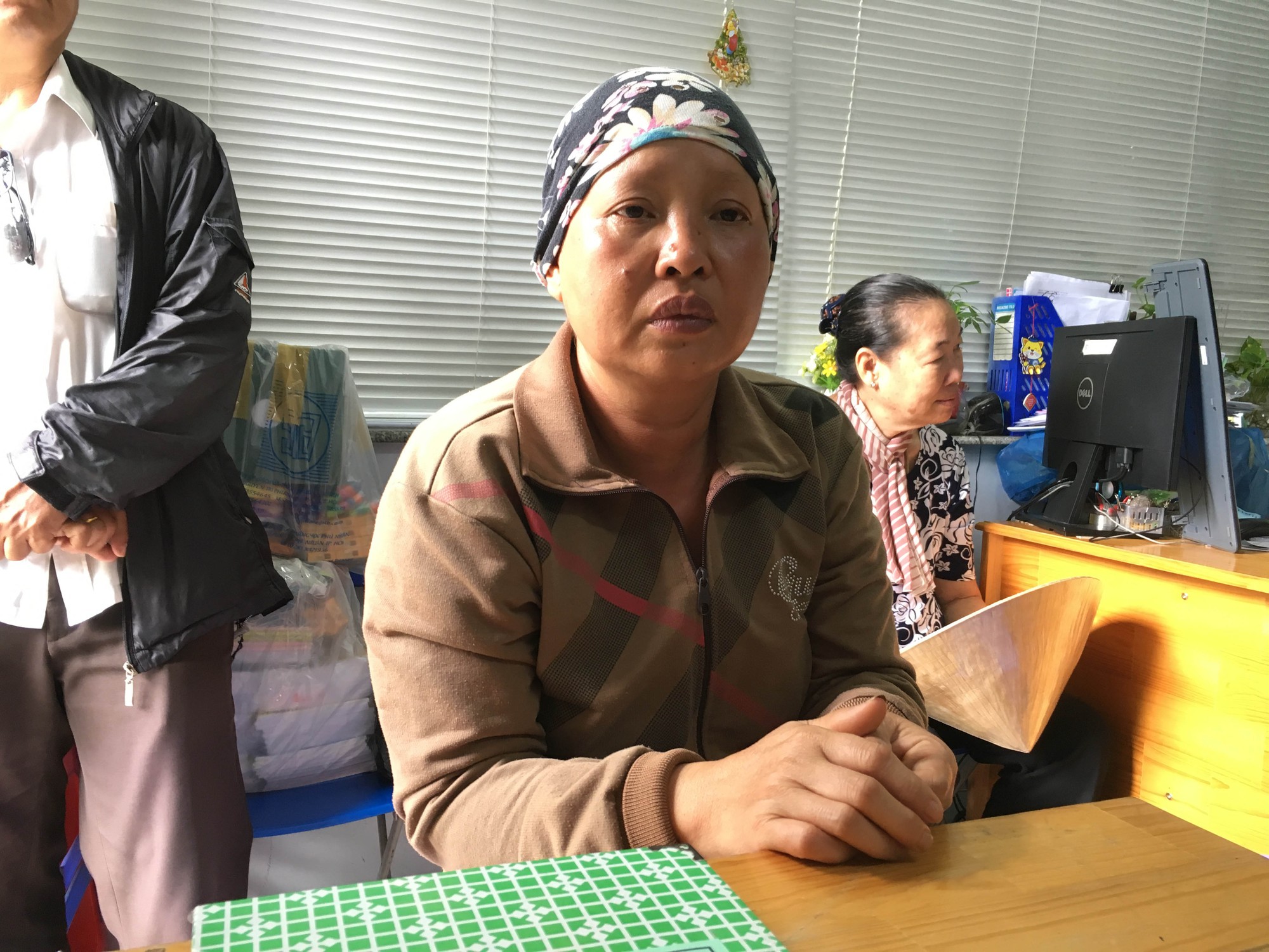 Dành tiền học bổng cho mẹ chữa bệnh