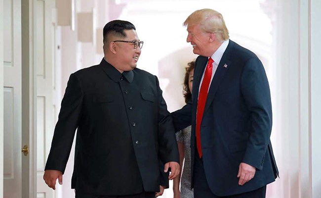 Nhận lá thư thứ 2 của ông Kim Jong-un, ông Trump nhanh chóng hồi âm