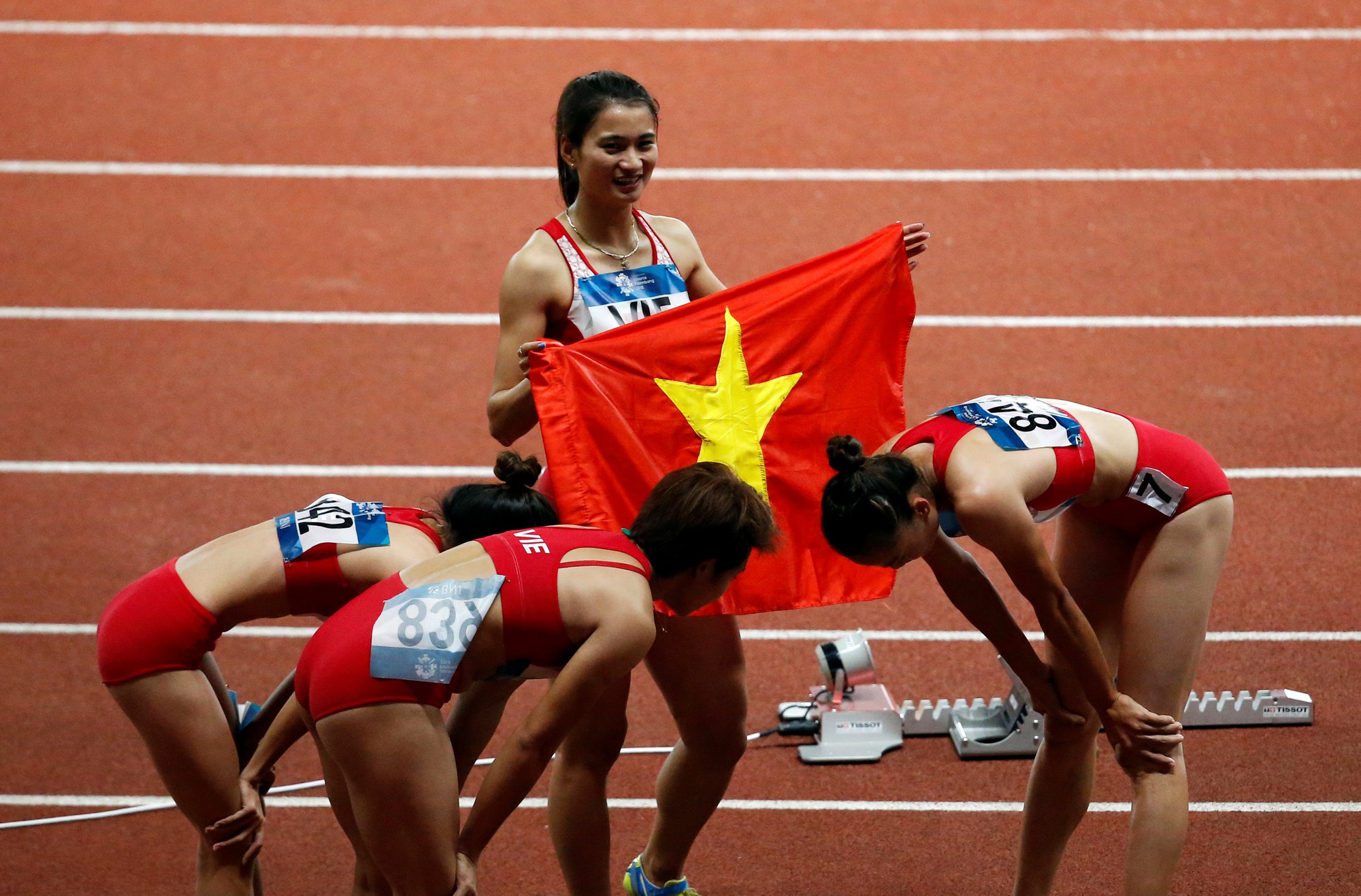 Trực tiếp ASIAD ng&agrave;y 30-8: Vũ Thị Mến v&agrave; tổ tiếp sức 4x400m gi&agrave;nh 2 HCĐ điền kinh - Ảnh 2.