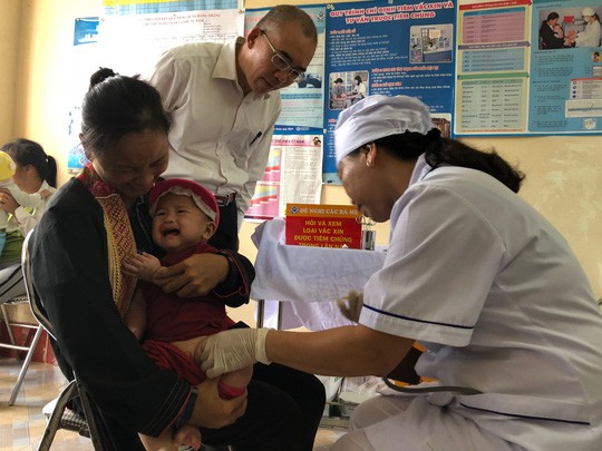 Giao lưu trực tuyến: Khi nào y tế cơ sở tròn vai “người gác cổng”?