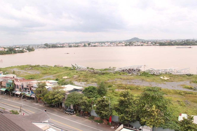 "Vết dầu loang" trên sông Đồng Nai