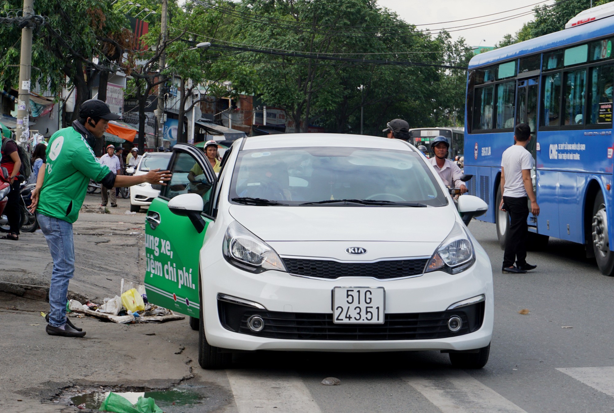 Xe vận tải phải có tem kiểm định với màu sắc, hình dạng riêng