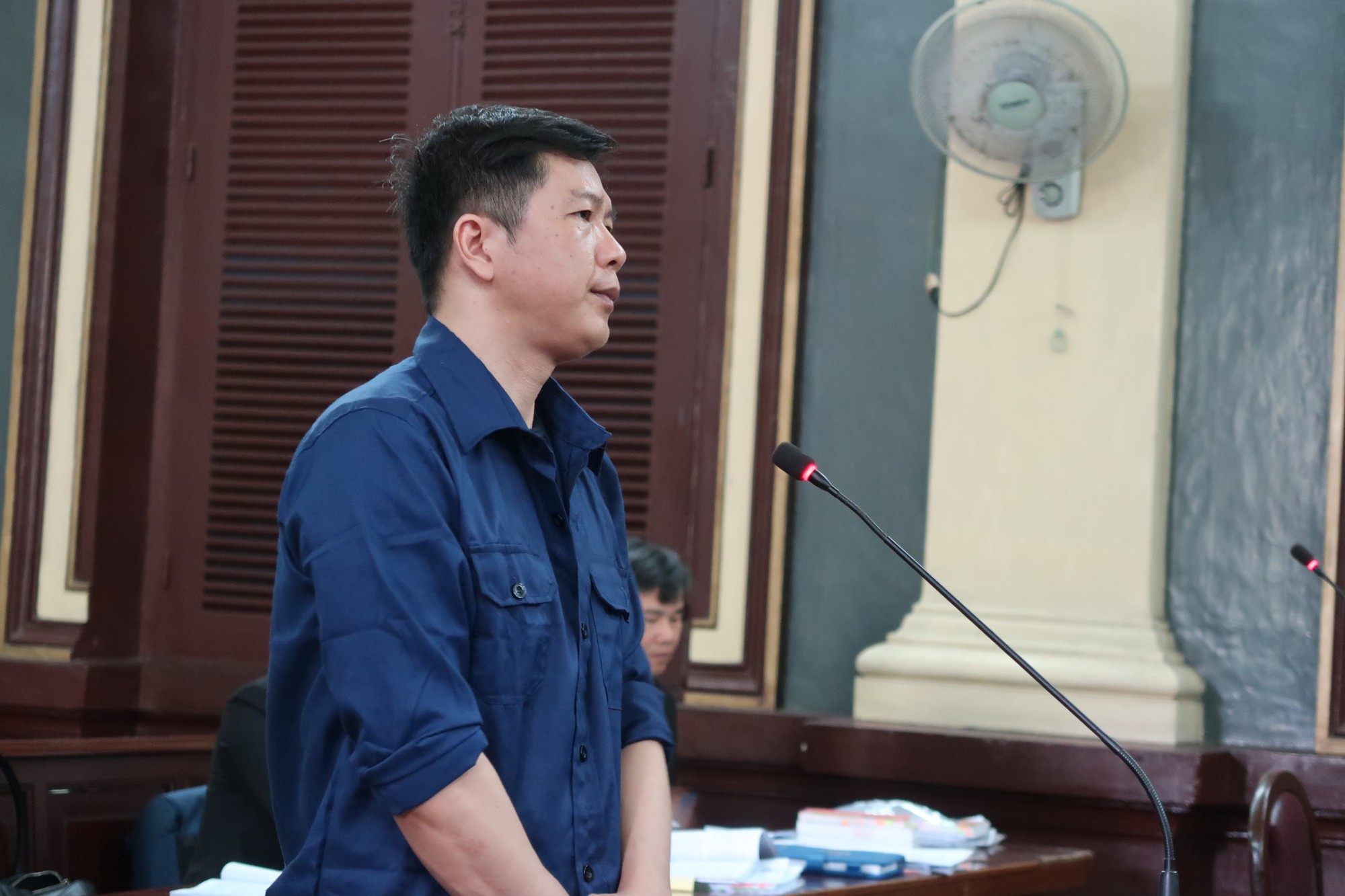 Xử vụ logo "xe vua": Cán bộ nhận hối lộ bằng cách nào?
