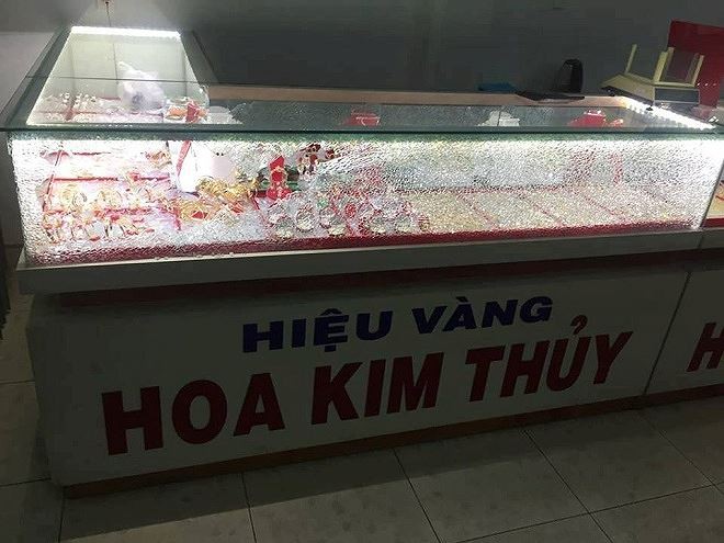 Trộm, cướp tiệm v&agrave;ng t&aacute;o tợn ở Quảng Nam - Ảnh 3.