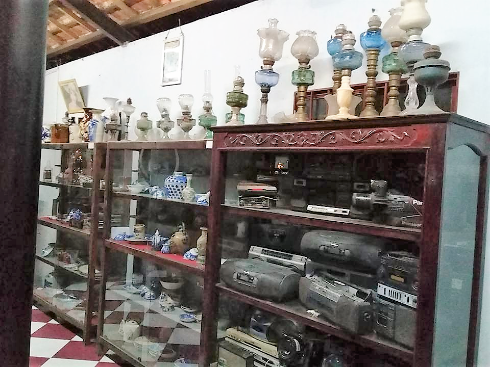 Kho tài sản vô giá của người đàn ông mê đồ cổ